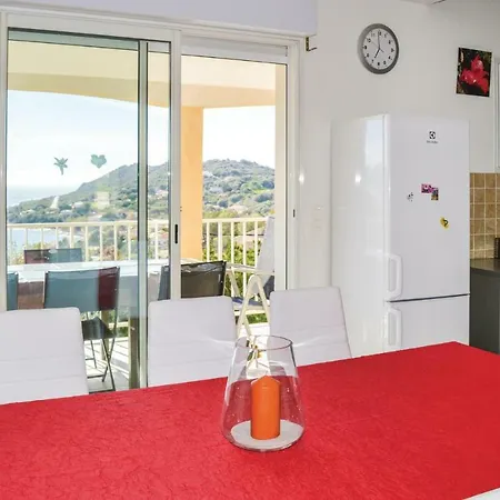 Two-bedroom Holiday In 度假居 *