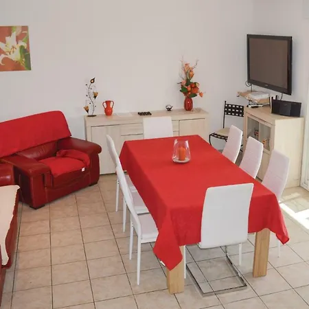 Two-bedroom Holiday In *