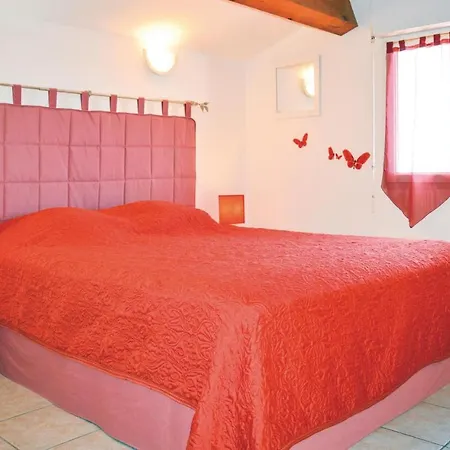 Two-bedroom Holiday In 度假居